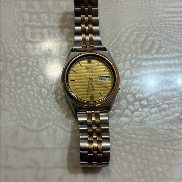Seiko vintage Gold color  Men's Watch - Picture 7 of 11